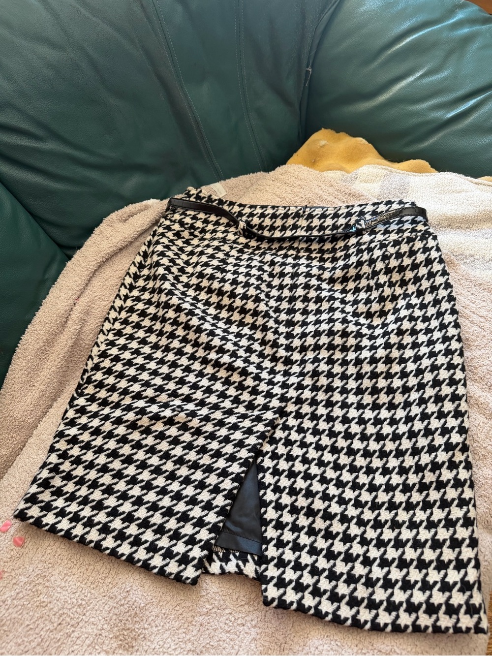 Saks Fifth Avenue Black and White Houndstooth Pencil Skirt